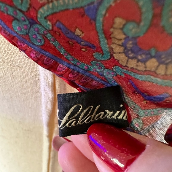 VINTAGE 1980’s Saldarini Square Silk Scarf/Wrap - Picture 8 of 8